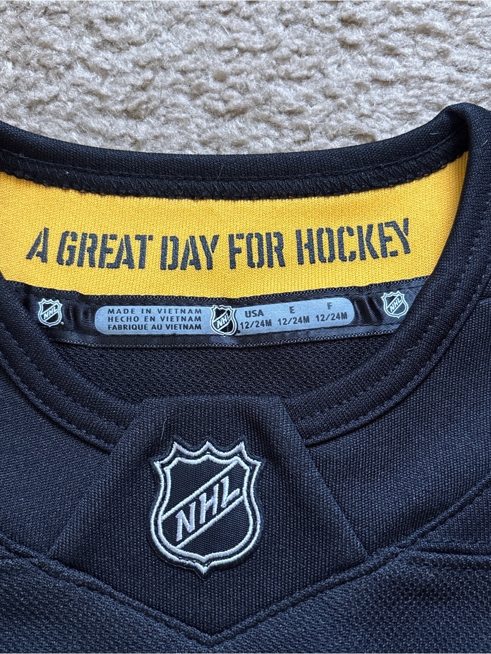 NHL Penguins Jersey - Picture 2 of 3